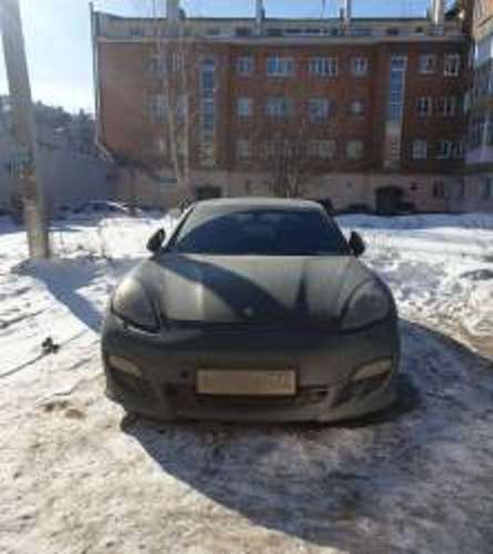Из-за долгов житель Новомосковска лишился Porsche 